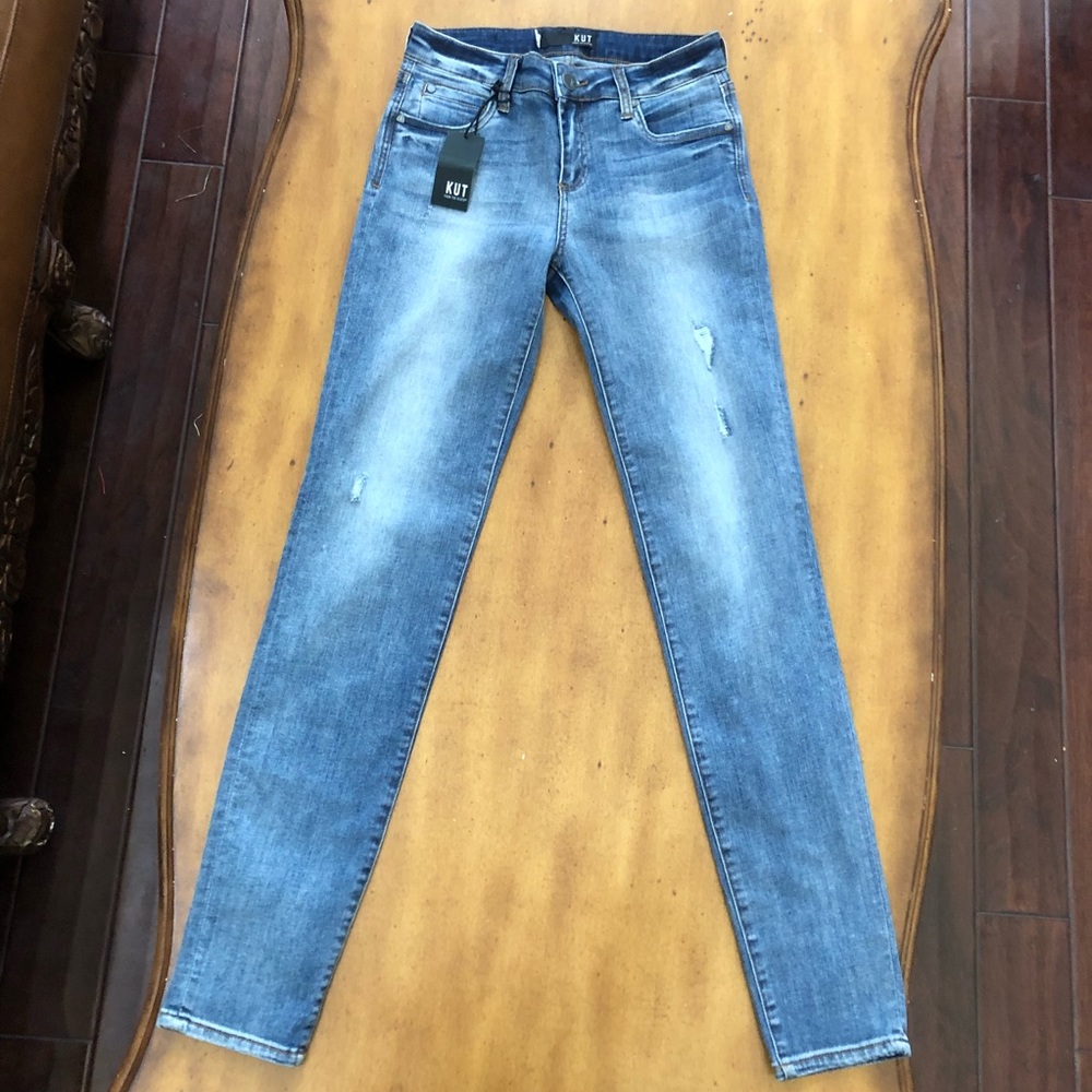 BRAND NEW SKINNY JEANS
